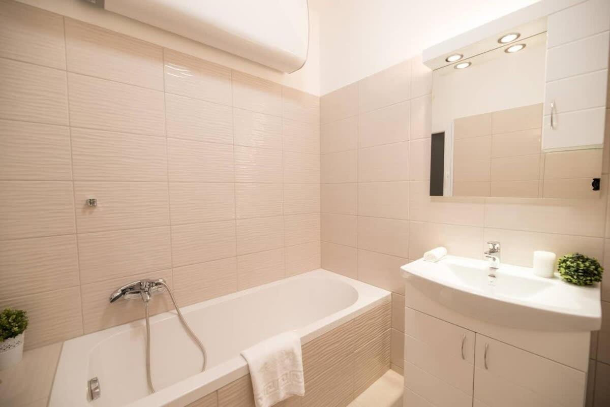 Trendy Central Apartment At Castle Budapeszt Zewnętrze zdjęcie